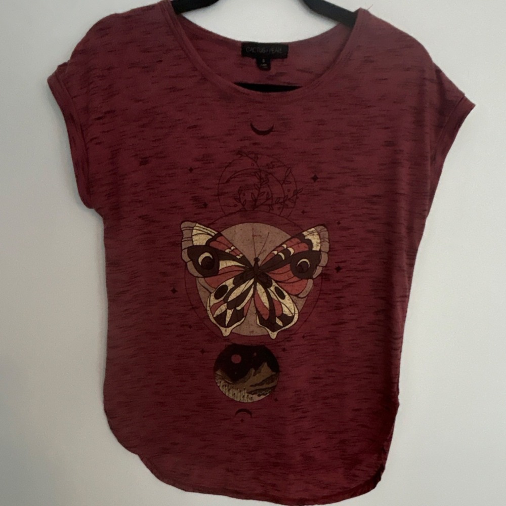 Cactus + Pearl Women's Burgundy Butterfly Graphic Crew Neck‎ Cap Sleeve Tee S